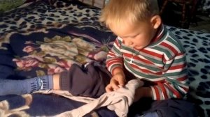 Как зашить колготки... Чем занять ребёнка.