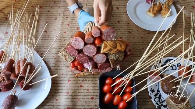 Что подарить на 23 февраля?МУЖСКОЙ БУКЕТ СВОИМИ РУКАМИ. Мясной букет из колбасы. DIY.