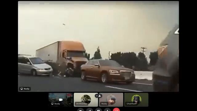 Idiots Laughing at Car Crashes Part 8 смотреть онлайн