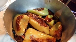 Жареные баклажаны с помидорами и болгарским перцем