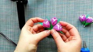 #канзаши #цветы #броши Брошь "Тюльпаны" к 8 марта. Из репсовой и атласной ленты.