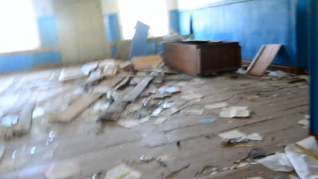 Заброшенная Школа в умирающем посёлке.