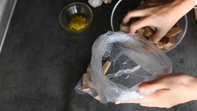 Лайфхак: сухарики из хлеба на закваске