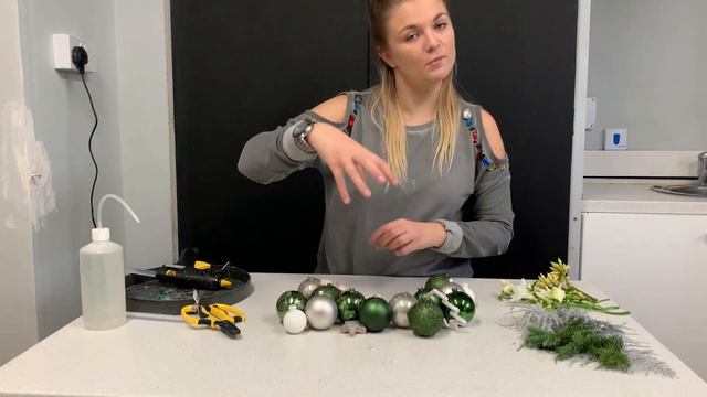 A Christmas Design by Ellouise Hasler-Stott смотреть онлайн