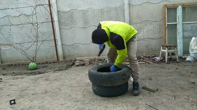 Самодельная Боксерская Груша с покрышек в домашних условиях, с минимальными вложениями смотреть онлайн