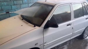 Washing the Pride hatchback by the shop assistant and fighting her boss for washing the car dirty