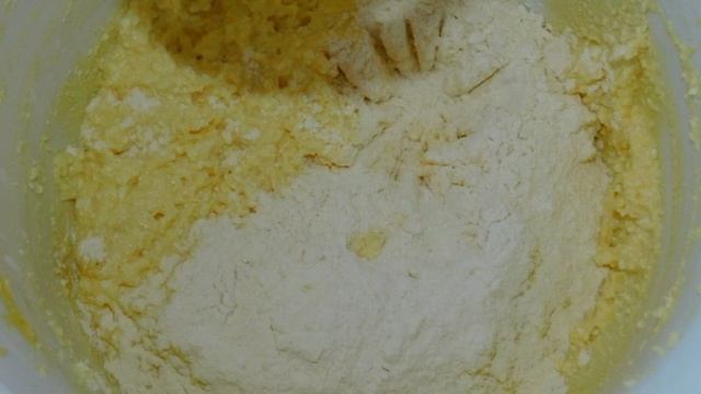 Творожники с изюмом