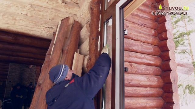 Панорамное остекление в рубленном доме из кедра