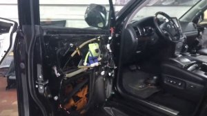 Toyota Land Cruiser 200 виброизоляция и шумоизоляция четырех автомобильных дверей в четыре слоя