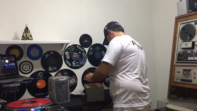 UNPACKING - MONITOR - EDIFIER R1280T смотреть онлайн