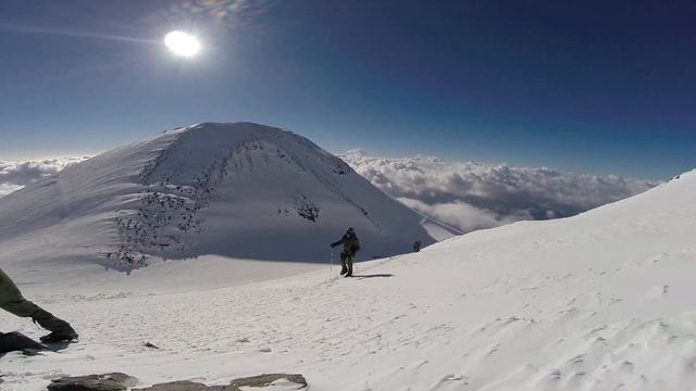 почти вершина. Эльбрус. Near the top of Elbrus mountain смотреть онлайн