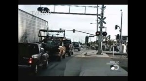 ЛОБ В ЛОБ С ПОЕЗДОМ!!!! АВАРИЯ