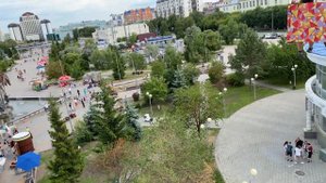 На высоком аттракционе. Тюмень