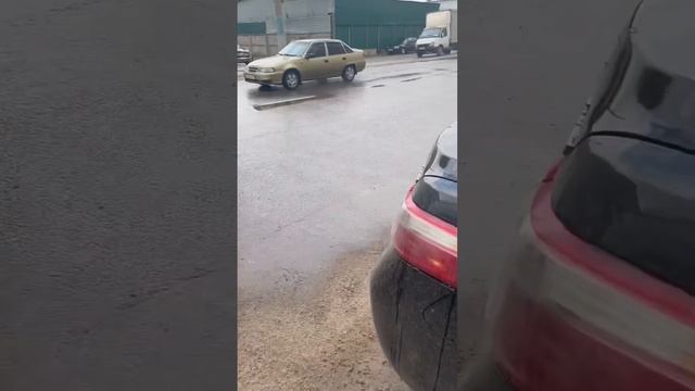Дарю наклейку подписчику на пятитоннике ?️