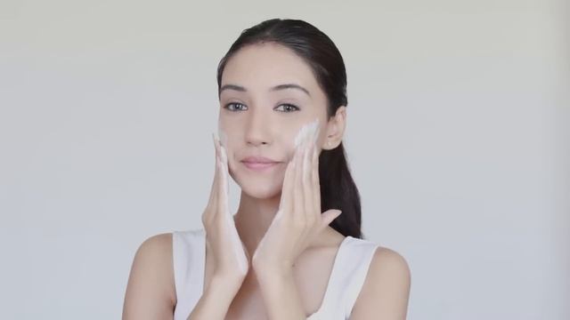 Benefits of Glycolic Acid | L’Oreal Paris Glycolic Bright Range смотреть онлайн