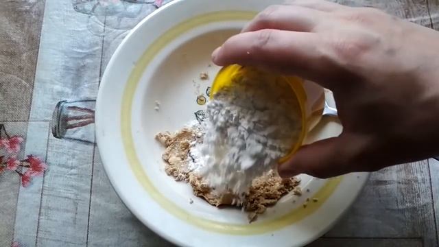 Уловистое тесто из халвы и плавленного сырка. Супер насадка для мирной рыбы своими руками