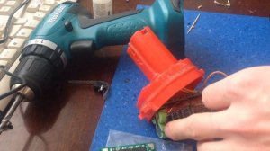 как сделать батарею li-ion для шуруповёрта Makita, И как её зарядить