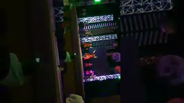 Парень танцует смотреть онлайн