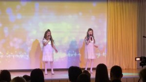 "Бабушка" [песня группы Индиго]. Лиза Тихоненко и Тася Комбарова