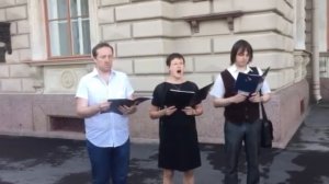 Петербургские ЛГБТ-активисты исполнили арию из ругательств Милонова