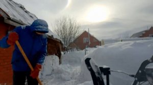 Снегоуборщик чемпион ST 661, 6.5 л.с, ручной стартер.