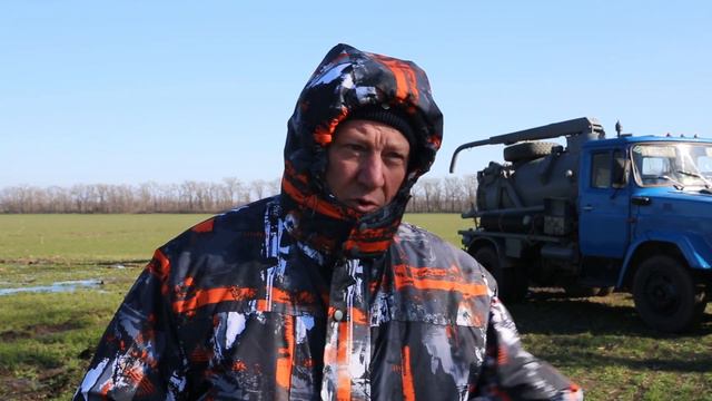 В Армавире 20 человек и 8 единиц техники работают на месте порыва водовода смотреть онлайн