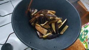 Жаренные баклажаны с луком и сладким перцем. Овощной микс.