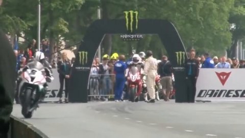 Самые опасные гонки на мотоциклах.