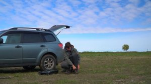 Карась на поплавок в мелководном затоне! Поменялись с оператором местам