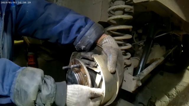 Нива 2121 1985 год, съём тормозного барабана, замена тросика ручника, подробно от и до!- Хакасикнах смотреть онлайн