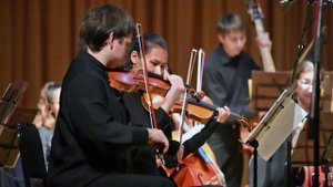Фрагмент концерта "Шедевры мировой классики". Играет Омский камерный оркестр