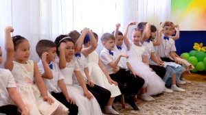 Музыкальная игра "За столами мы сидим" (Видео Валерии Вержаковой)