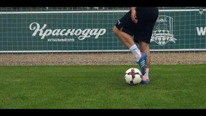 Блок III. Упражнение № 5. Толкание мяча «подъем-подошва» (без подскока)