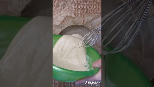 заливнойпирог с яйцом и луком