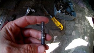 Потекло масло через шпильку выхлопного коллектора FIAT Croma