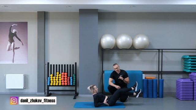 Махи ногами (лёжа на спине, опора на предплечья) смотреть онлайн