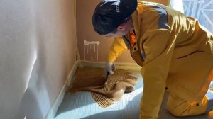 ?Распаковка банки Швейцарского паркетного клея SikaBond 54 parquet