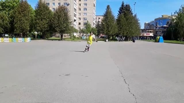 Как кататься на роликах. Учимся поворачивать на роликах. смотреть онлайн