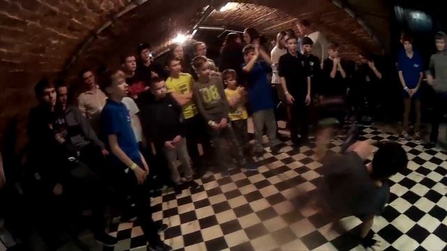 2 круг Круть-Верть (win) vs Стёпа Косолапов смотреть онлайн