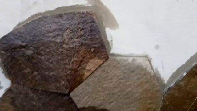 Полигональная кладка камня своими руками.