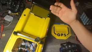 Подробно об установке GPS автопилота на кораблик UNIBOAT. Что внутри кораблика. Полезные мелочи.
