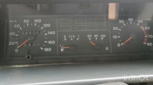 Не заводится двигатель автомобиля. Стрелка тахометра стоит на месте. Причины неисправности.