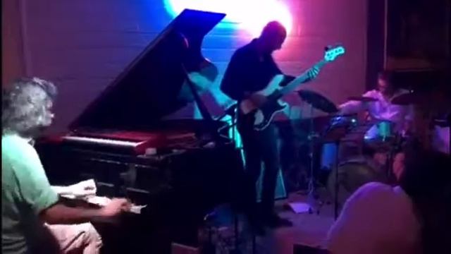 Estratto live al Bonaventura, triovero, Ivan Dalia, Alessio Pacifico e Raffaele Romano смотреть онлайн