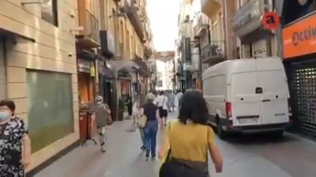 REUS 2020. ЛЕТО В ИСПАНИИ. ПРОГУЛКА ПО ГОРОДУ РЕУС. ЕВРОПА ПОСЛЕ КАРАНТИНА смотреть онлайн