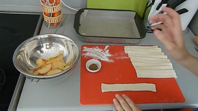 Как приготовить розы из слоеного теста. Удивите своих гостей! смотреть онлайн