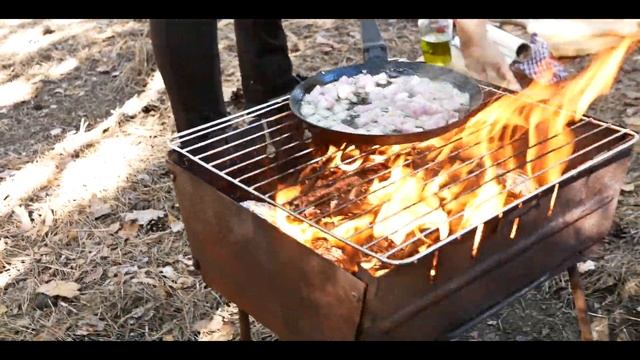 Как просто сделать Домашние Колбаски без оболочки ☆ Еда у Костра смотреть онлайн