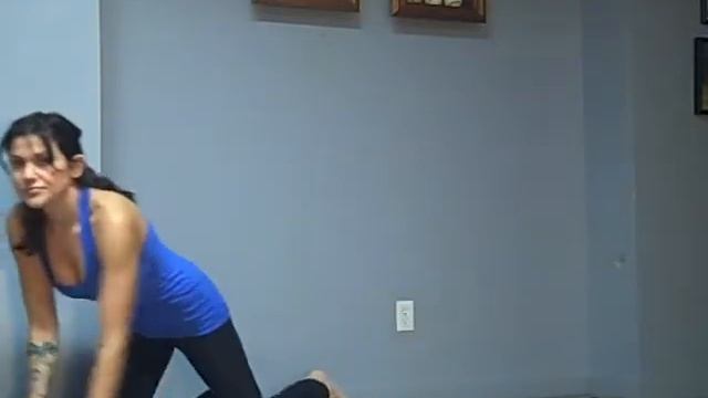 How to do Hero's Pose/Virasana: Yoga Poses with Gwen Lawrence смотреть онлайн