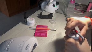 Делаю САМА себе НОГТИ 💅🏻