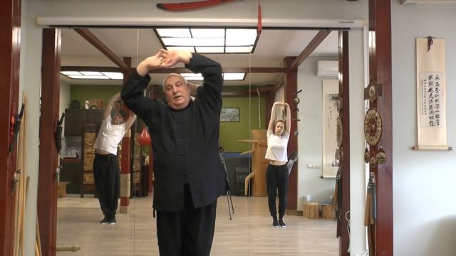 Мастер ВАЛЕРИИ МАРТЫНОВ -ПОДГОТОВИТЕЛЬНЫЕ  УПРАЖНЕНИЯ ТАЙ ЦЗЫ ДЛЯ НАЧИНАЮЩИХ  15.8.2020г.