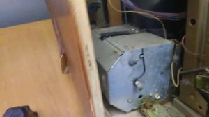 Что внутри старого телевизора Рекорд В 312.